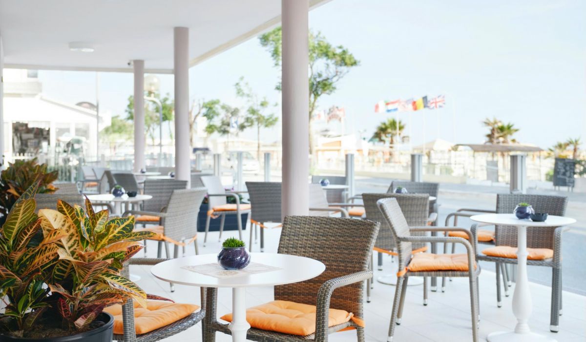 Hotel Holiday Beach