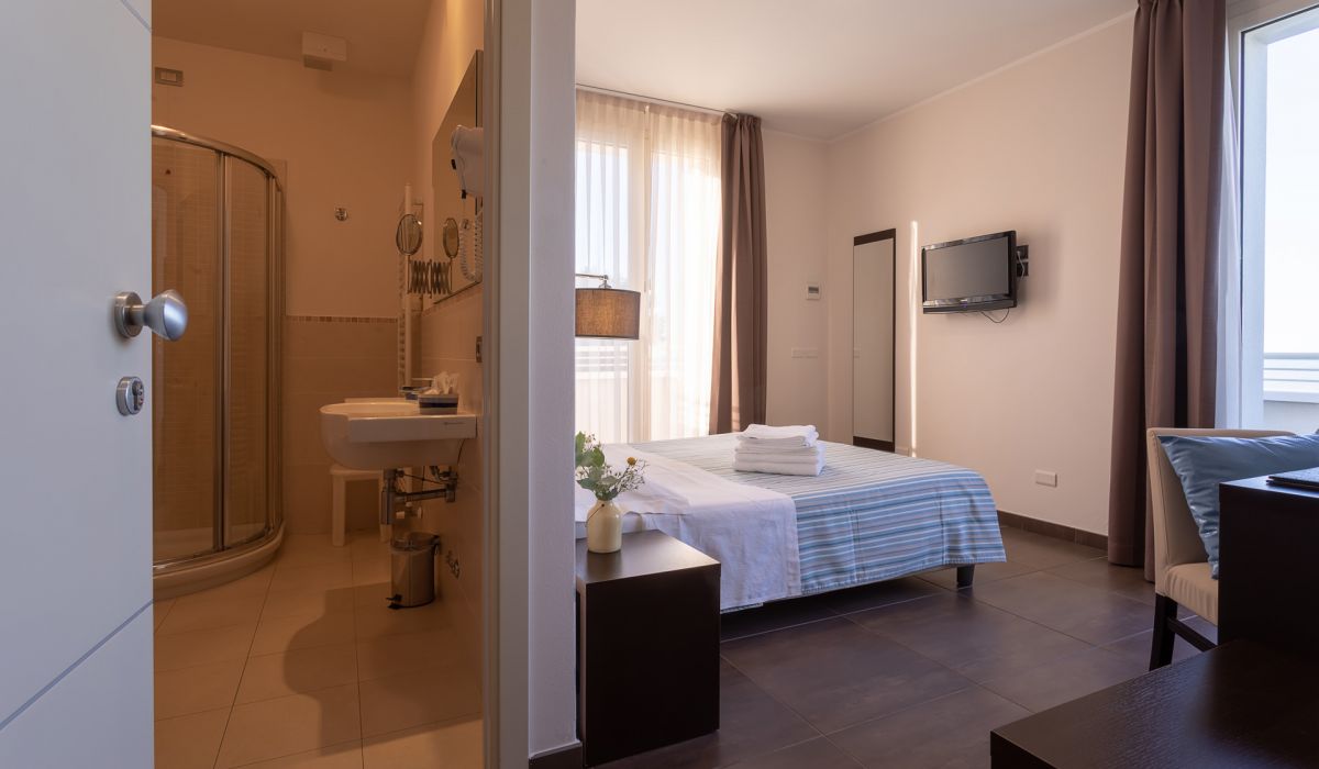 Gimmi Hotel
